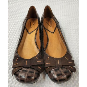 Vince camuto Celindan women goddess  Brown snake vintage leather flats size 7.5M